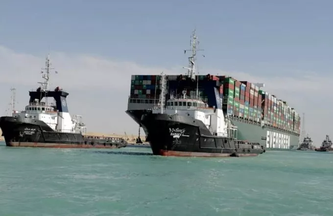 Τα έσοδα της Διώρυγας του Σουέζ μειώθηκαν κατά 40% εξαιτίας των επιθέσεων των Χούθι στην Ερυθρά Θάλασσα