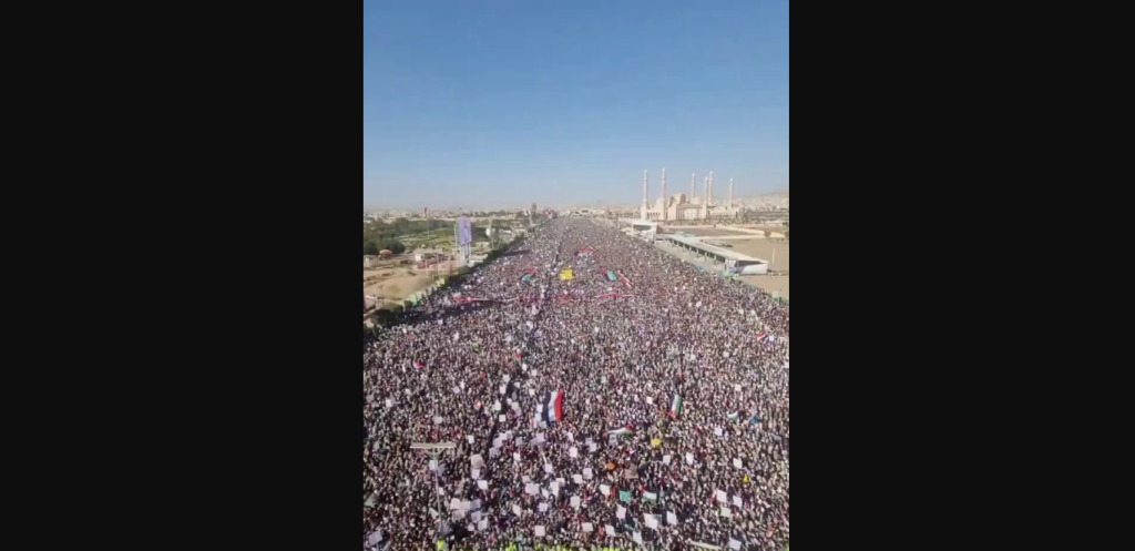 Υεμένη: Πολίτες διαμαρτύρονται κατά της απόφασης Σαουδικής Αραβίας και Κατάρ να ανοίξουν τον εναέριο χώρο τους για τον βομβαρδισμό των Χούθι