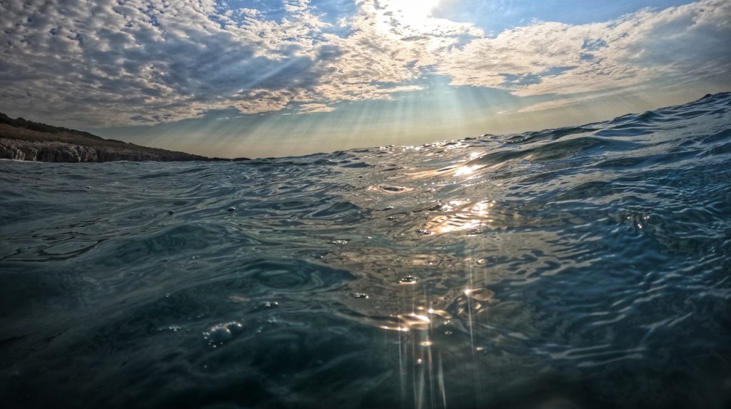 Ερυθρά Θάλασσα: Το «πέρασμα» που εμφανίζεται δύο φορές τον χρόνο (βίντεο)