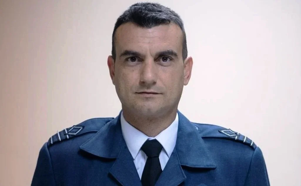 Επαμεινώνδας Κωστέας: Η Βουλή υιοθετεί τα παιδιά του αδικοχαμένου επισμηναγού