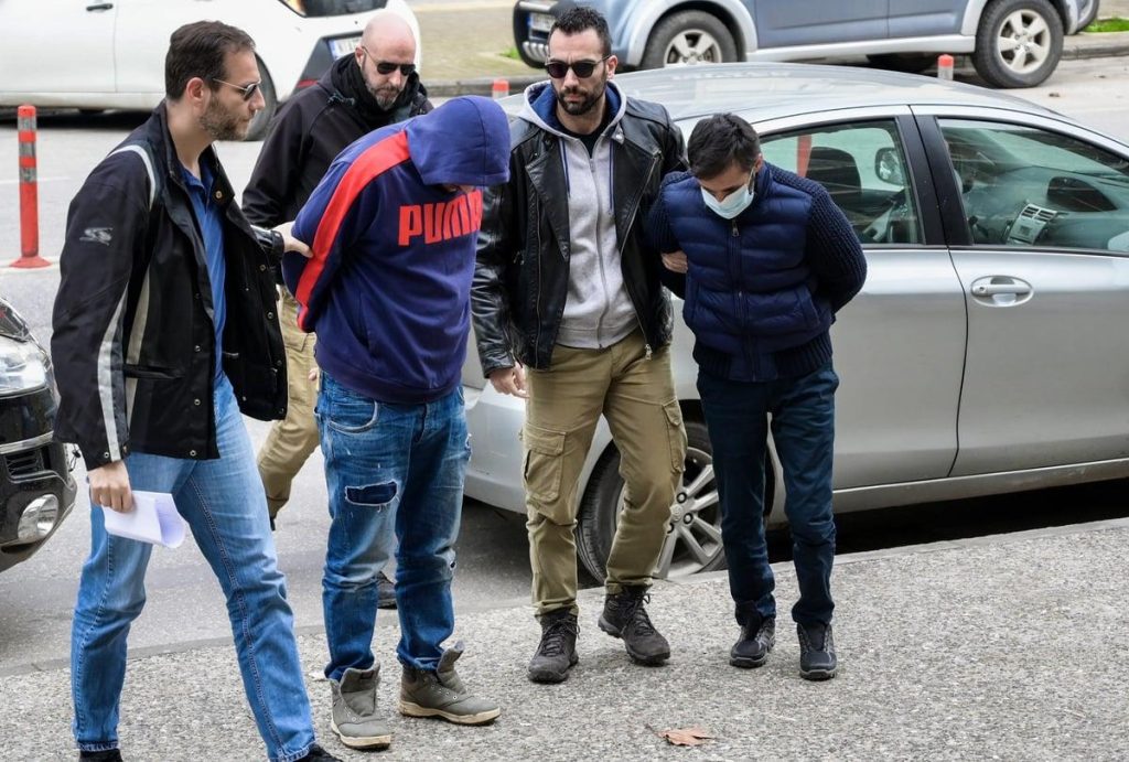 Θεσσαλονίκη: «Εγώ τη φίμωσα – Την σκότωσε ο σύντροφός της» ισχυρίζεται ο συνεργός του συντρόφου της 41χρονης