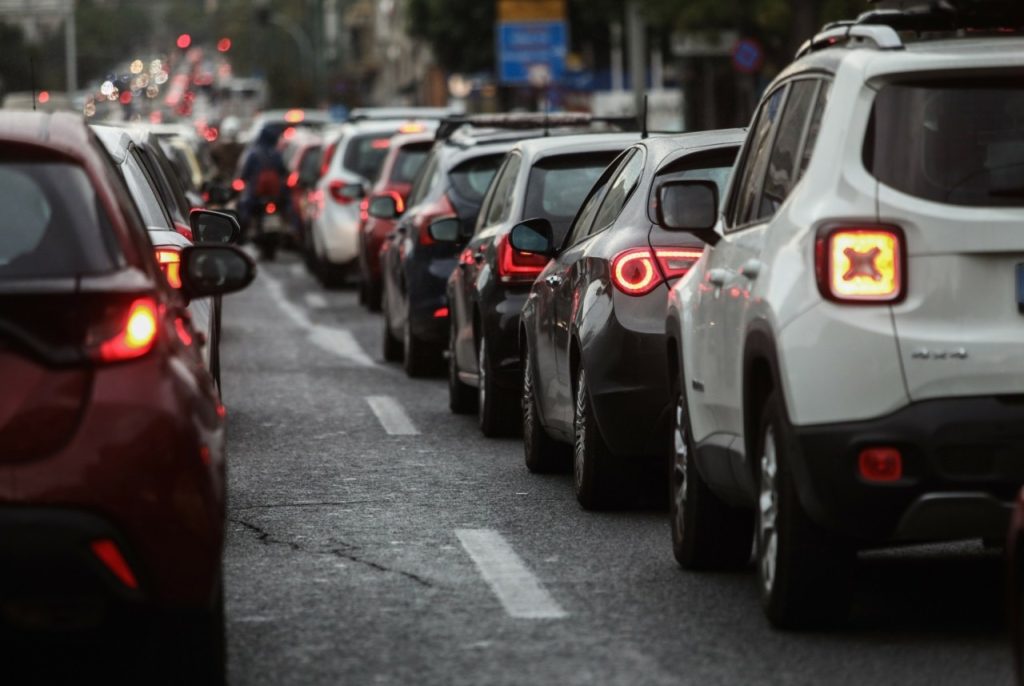 Η κυβέρνηση ετοιμάζεται να βάλει «τέλος» στην κυκλοφορία χιλιάδων οχημάτων με πετρελαιοκινητήρες