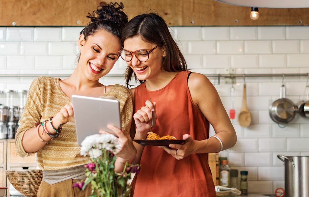 Μαγειρική: 9+1 συνήθειες που βλάπτουν την υγεία