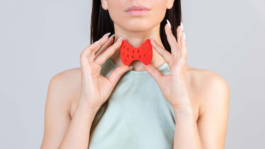 Δείτε ποιες τροφές πρέπει να αποφεύγετε αν έχετε θυρεοειδίτιδα Hashimoto