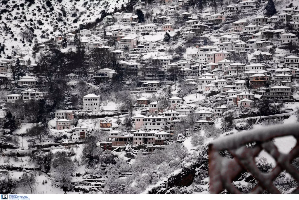 Πήλιο: «Ντύθηκε» στα λευκά το βουνό των Κενταύρων – Εντυπωσιακές εικόνες από το χιονισμένο τοπίο