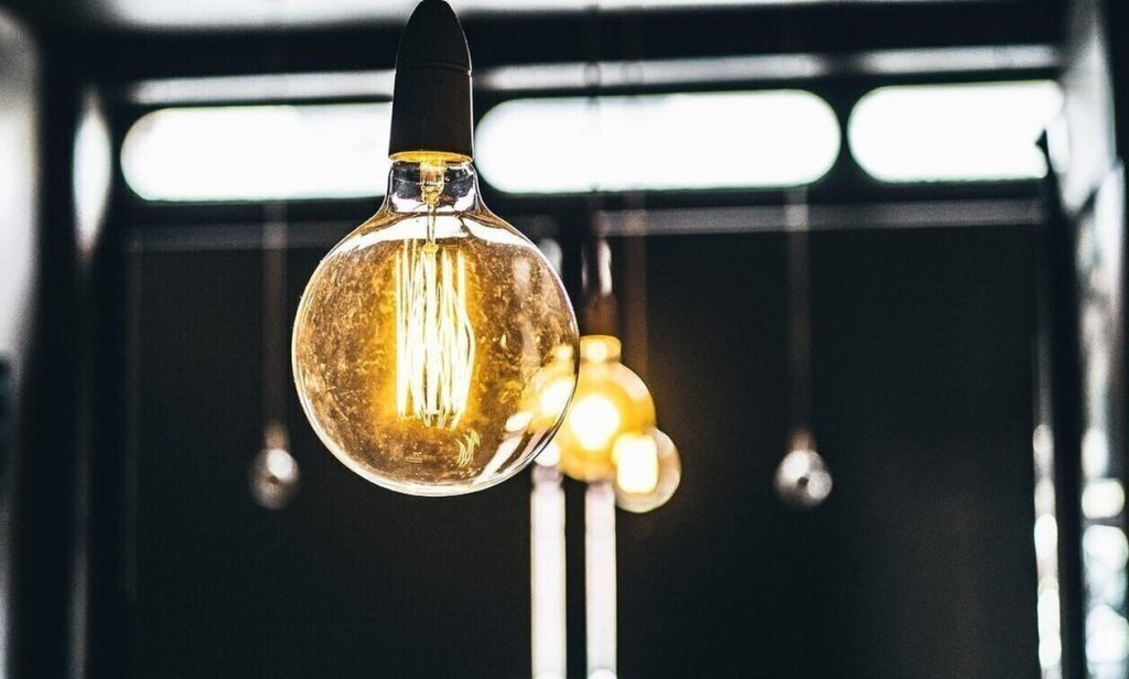 Κοινωνικό Οικιακό Τιμολόγιο: Δείτε πότε ξεκινά η υποβολή αιτήσεων για το ρεύμα με μειωμένη χρέωση