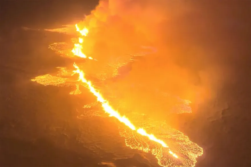Ισλανδία: «Το ηφαίστειο “εξαφάνισε” το Γκρίνταβικ», αναφέρουν οι κάτοικοι που το εκκένωσαν ξανά (φώτο-βίντεο)