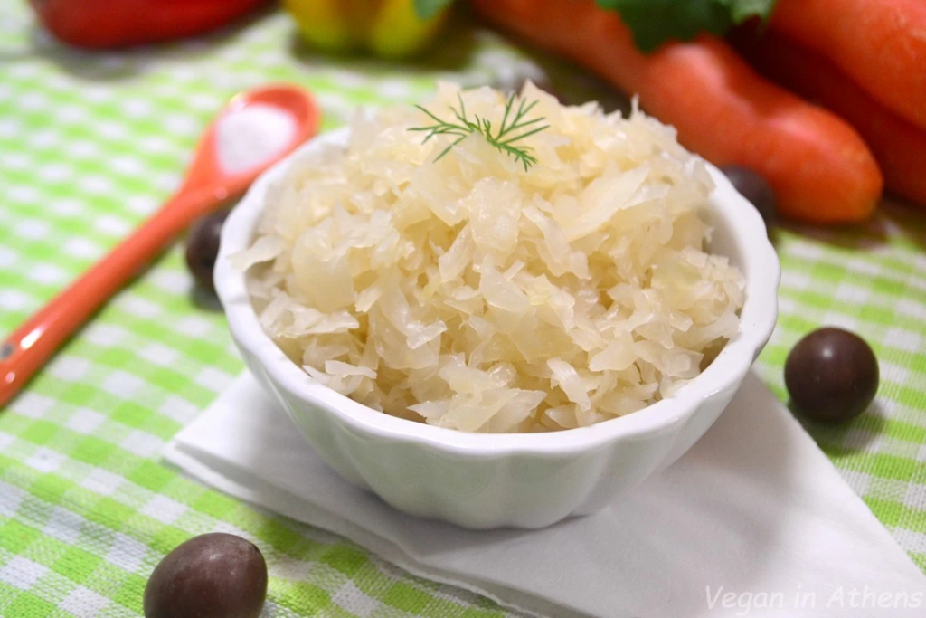 Αυτά είναι τα οφέλη που έχει για την υγεία το ξινολάχανο