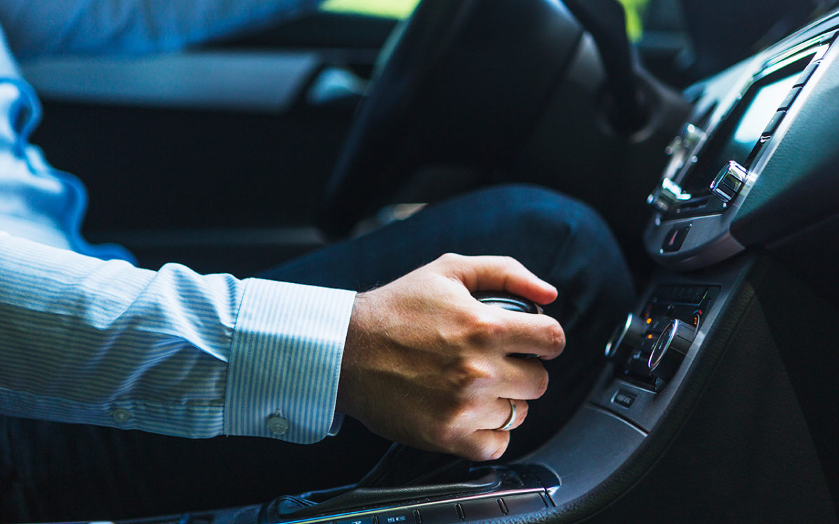 Το πρόστιμο που θα πληρώσεις αν δεν ανάψεις φλας στο αυτοκίνητο