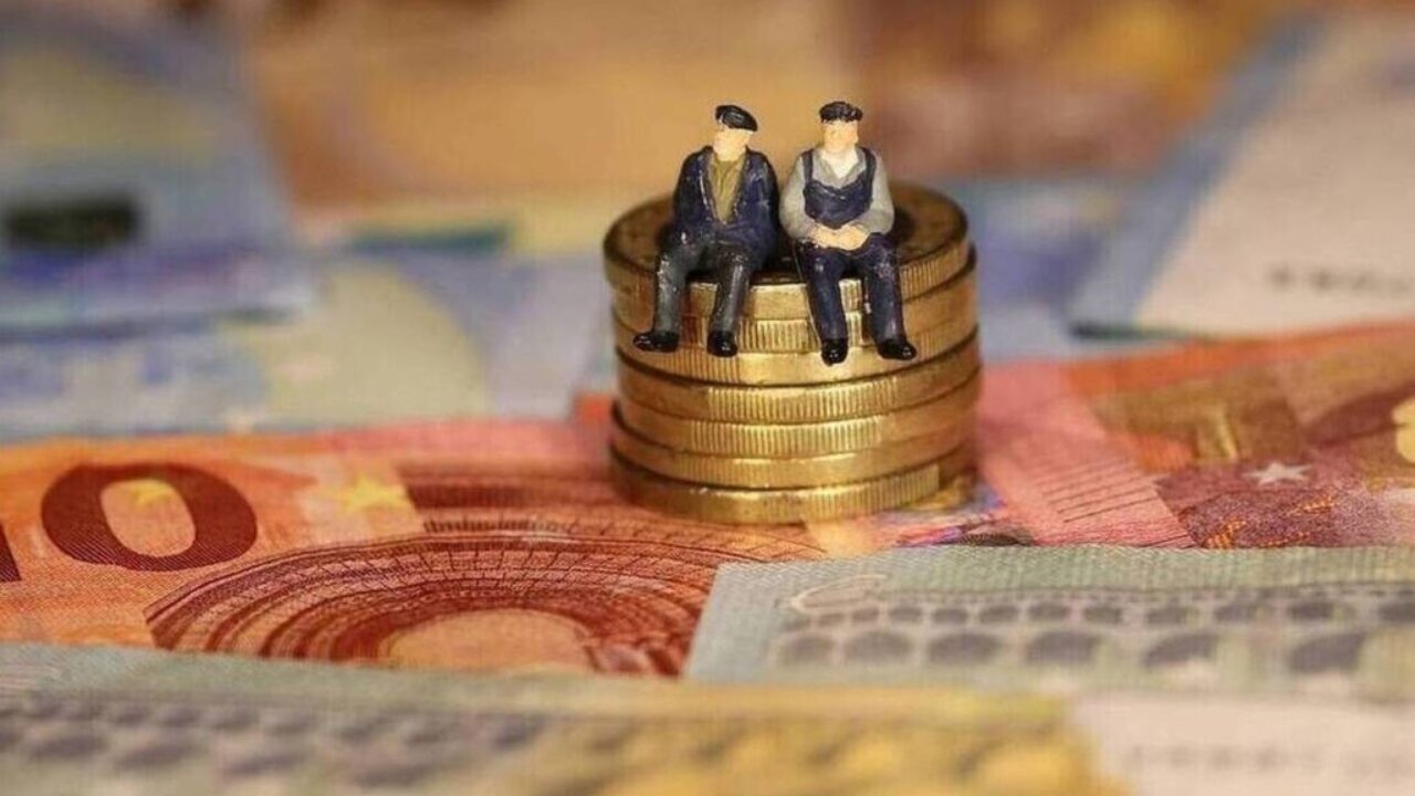 ΕΦΚΑ: Ο λόγος που κάποιοι συνταξιούχοι θα δουν λιγότερα χρήματα στους λογαριασμούς τους τον Φεβρουάριο