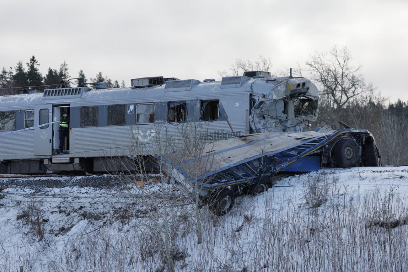 Σουηδία: Τρένο συγκρούστηκε με φορτηγό – Ένας νεκρός και πέντε τραυματίες