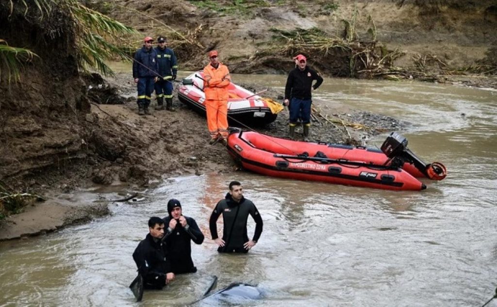 Ηλεία: Τα τελευταία λόγια του ζευγαριού πριν τους παρασύρει ο χείμαρρος – «Βοήθεια σώστε μας, κινδυνεύουμε»
