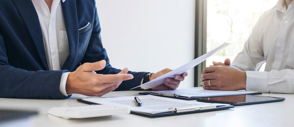 Μικρομεσαίοι επιχειρηματίες: Νέο χαράτσι έως 300 ευρώ τον χρόνο από την αύξηση των εισφορών