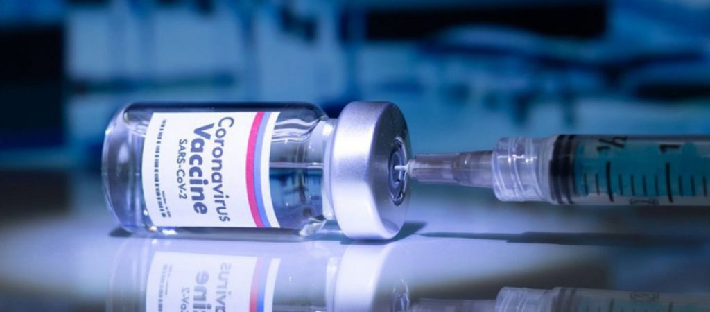 Rasmussen: Περισσότεροι από τους μισούς Αμερικανούς πιστεύουν πως τα εμβόλια κατά Covid ευθύνονται για τους ανεξήγητους θανάτους