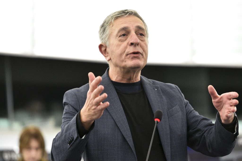 Σ.Κούλογλου: «Ο ΣΥΡΙΖΑ πέθανε την ημέρα της εκλογής Κασσελάκη – Ήταν μια ομαδική αυτοκτονία»