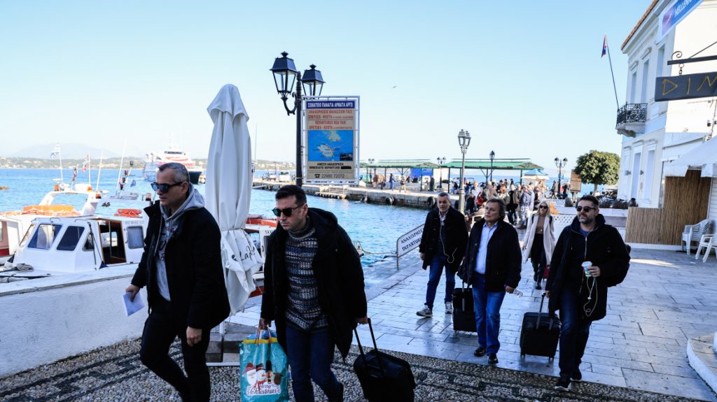 ΣΥΡΙΖΑ: Ποιοι βουλευτές δεν έχουν πάει μέχρι στιγμής στη συνεδρίαση των Σπετσών