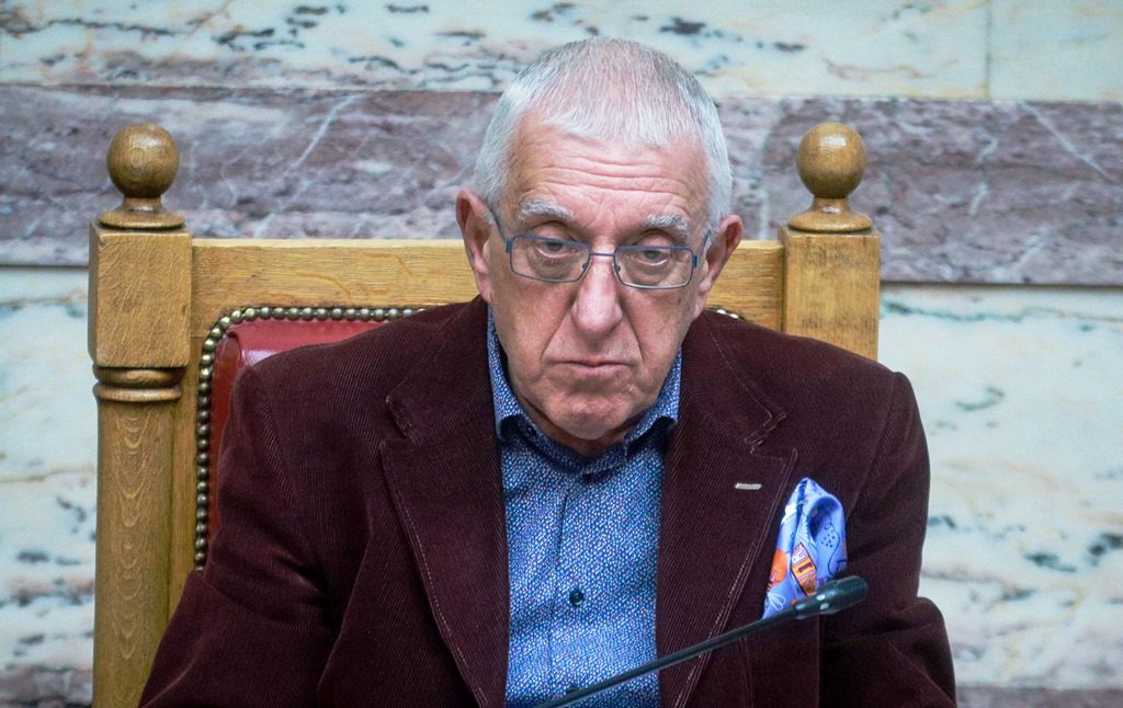 Ν.Κακλαμάνης για νομοσχέδιο για ομοφυλόφιλα ζευγάρια: «Όποιος δεν ψηφίζει παραιτείται»