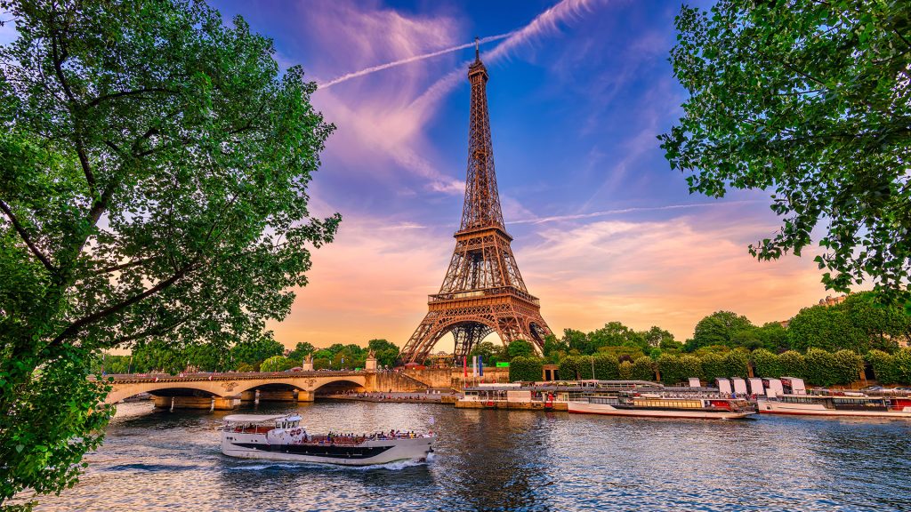 Παρίσι: Όλα όσα πρέπει να δείτε και να κάνετε σε 48 ώρες στην «πόλη του φωτός»