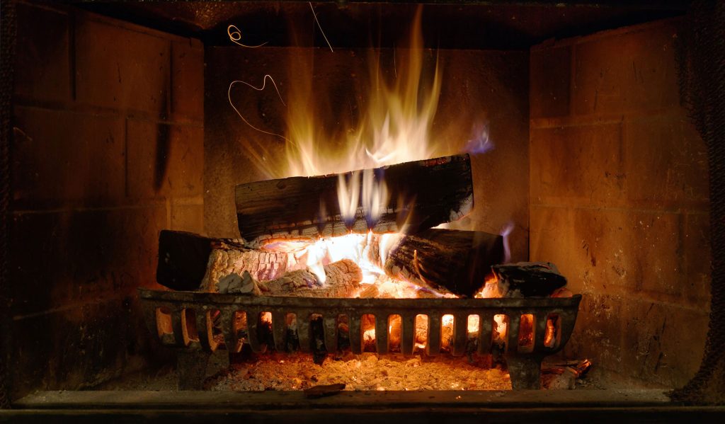 Ο κίνδυνος που μπορεί να υπάρξει για την υγεία μας από το τζάκι