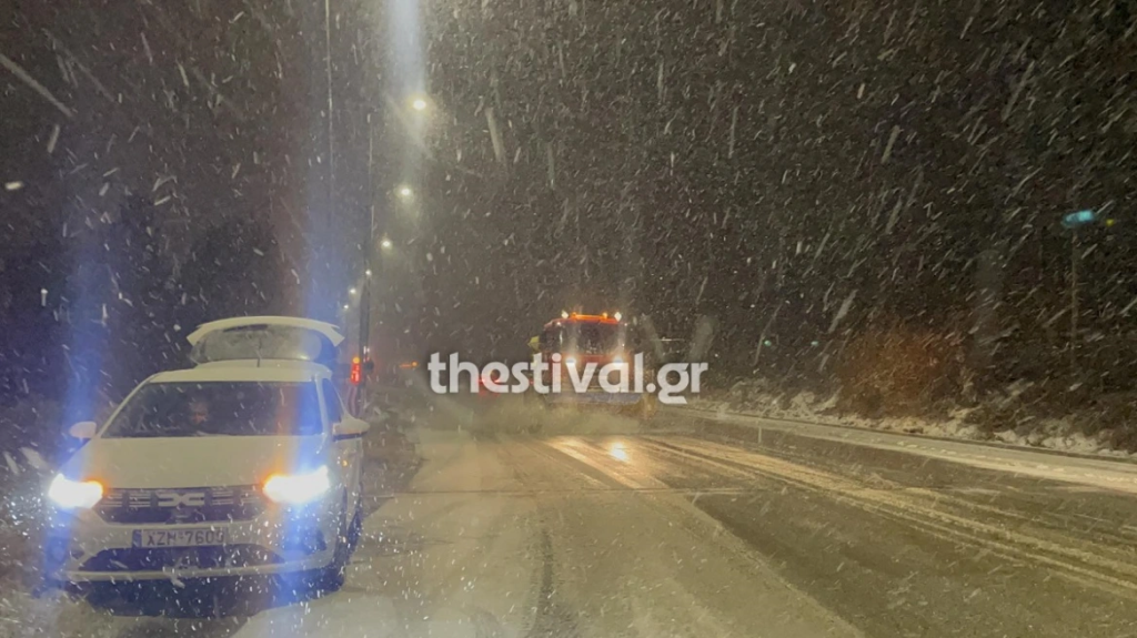 Τροχαίο ατύχημα στην Εθνική Σερρών – Θεσσαλονίκης: Φορτηγό συγκρούστηκε με αλατιέρα