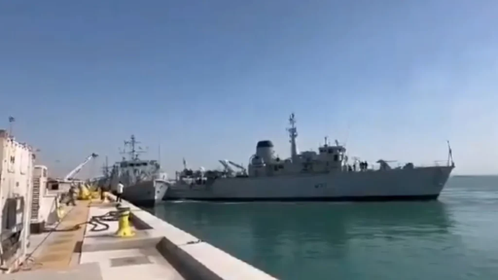 Βίντεο: Δύο πλοία του βρετανικού Βασιλικού Ναυτικού συγκρούστηκαν μέσα στο λιμάνι του Μπαχρέιν!