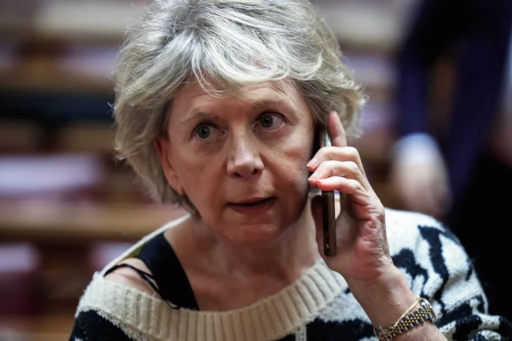 Ε.Ακρίτα για τα ομοφυλόφιλα ζευγάρια: «Δεν μπορεί να γίνει δημοψήφισμα για τα ανθρώπινα δικαιώματα»