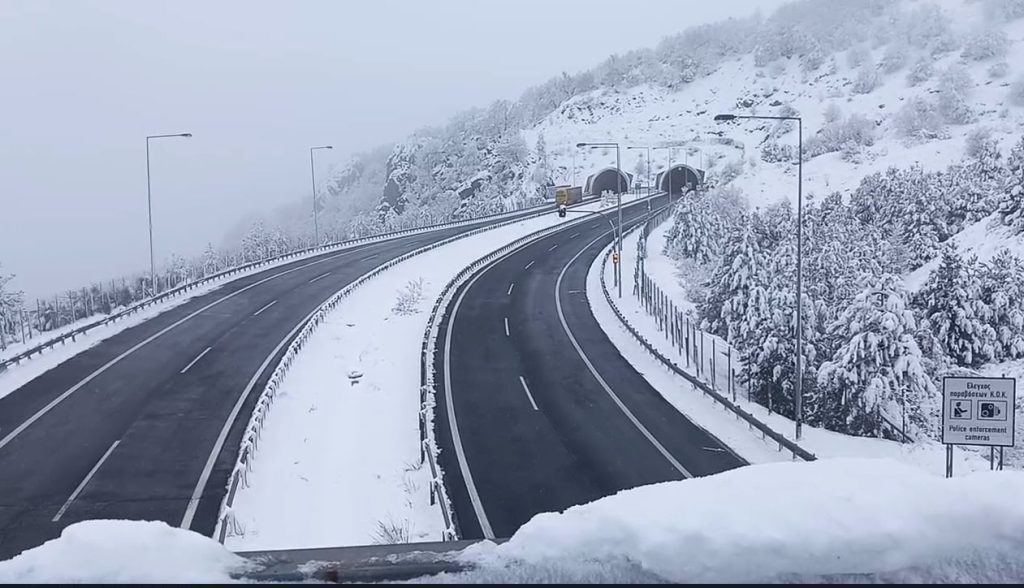 Ιωάννινα: Απαγόρευση κυκλοφορίας σε φορτηγά άνω των 3,5 τόνων στην Εγνατία Οδό λόγω της χιονόπτωσης