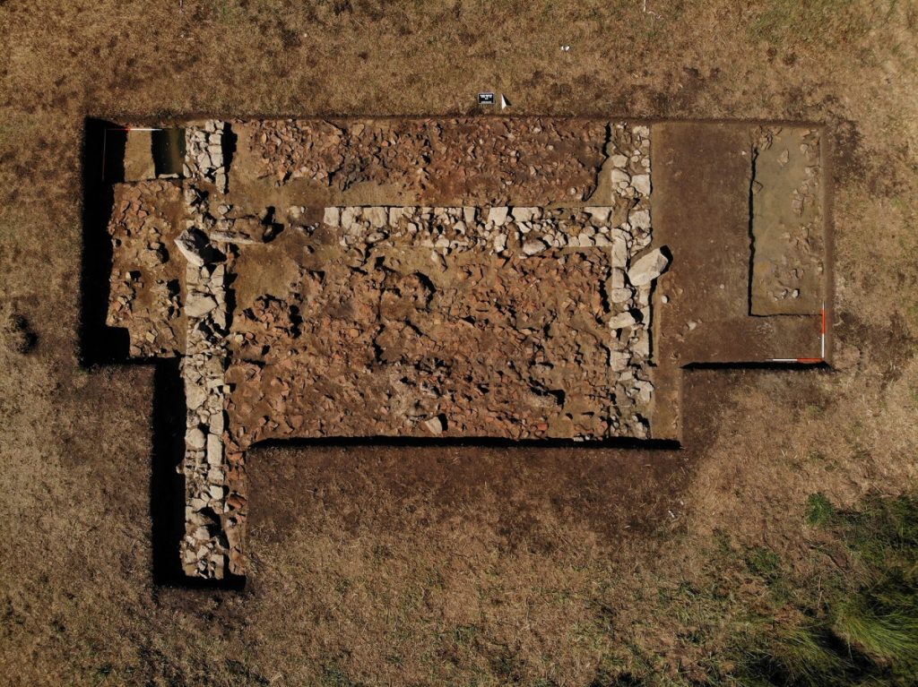 Σαμικό: Ανασκαφή έφερε στο φως ναό του 4ου αι. π.Χ – Ποια ήταν η χρησιμότητά του (φώτο)