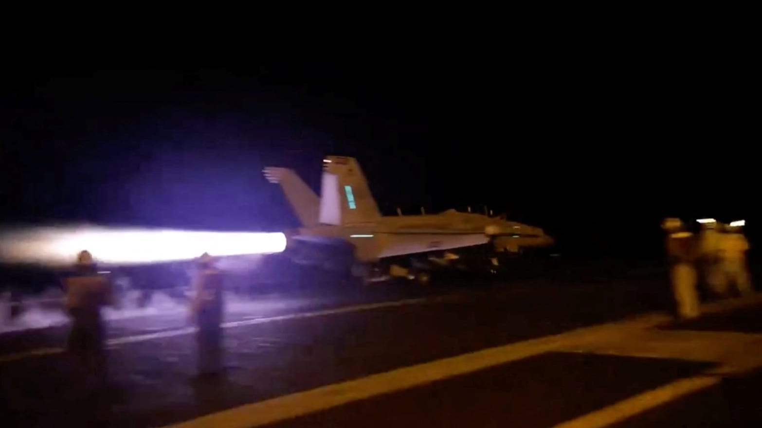 Σε αδιέξοδο η αμερικανική δράση κατά των Χούτι – Τ.Μπάιντεν: «Τους χτυπάμε αλλά δεν σταματάνε»