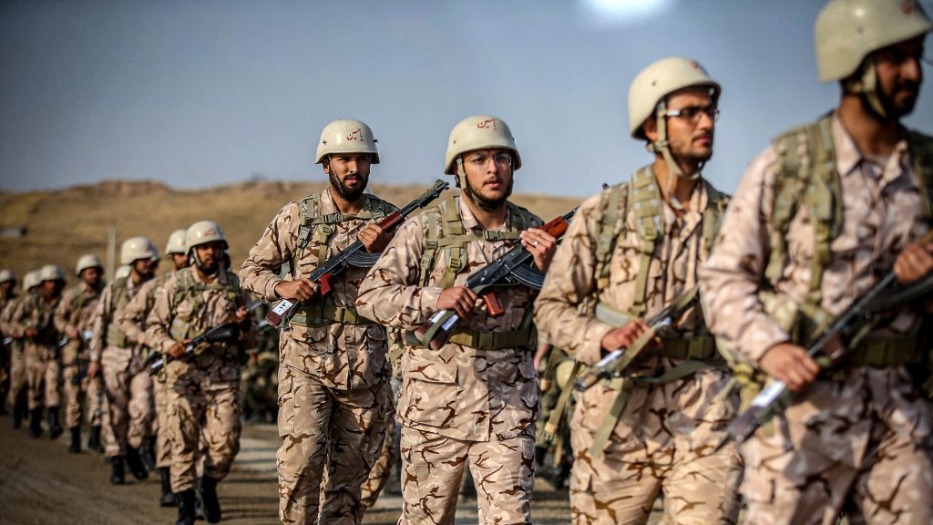 Ιράν: Ένας στρατιώτης πυροβόλησε και σκότωσε πέντε συναδέλφους του