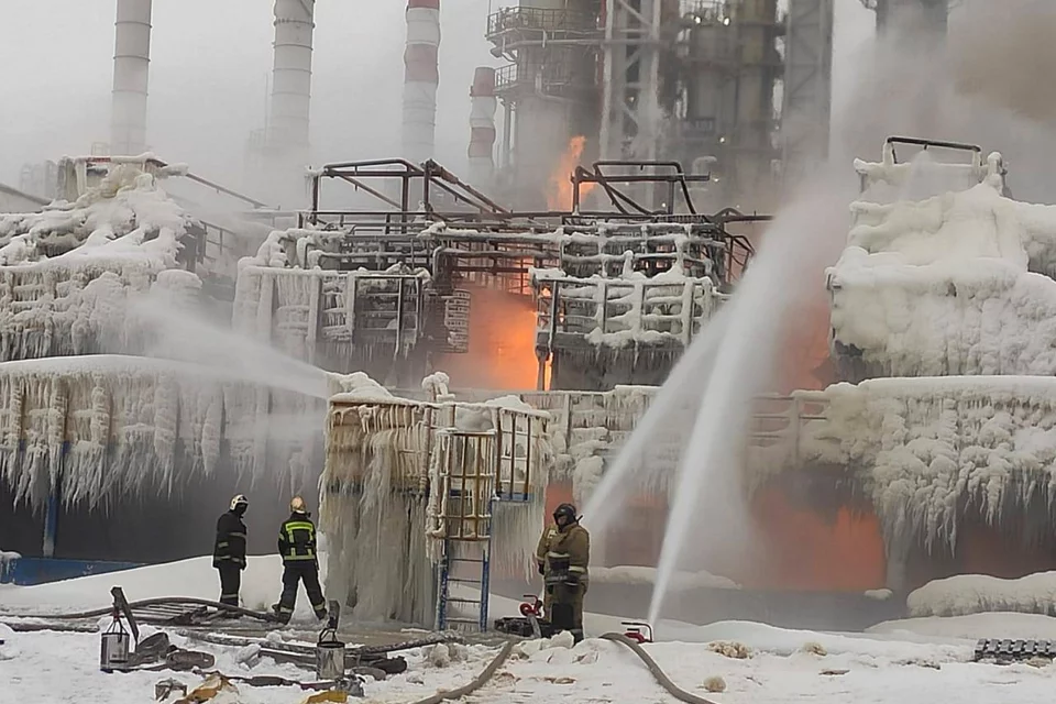 Στις φλόγες ρωσικός σταθμός αερίου στη Βαλτική, κοντά στην Αγία Πετρούπολη: «Είδαμε να πετούν drone