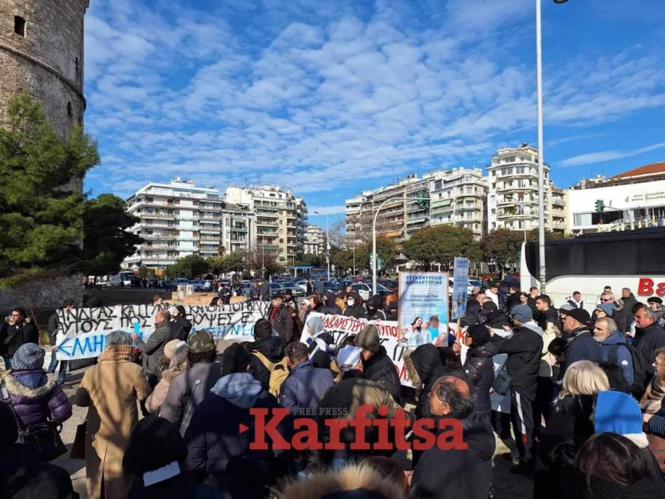 Μεγάλη διαδήλωση στη Θεσσαλονίκη κατά της τεκνοθεσίας και του γάμου για τα ομοφυλόφιλα ζευγάρια
