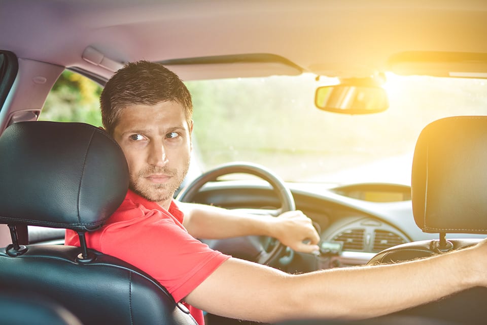 Πρόστιμο έως 700 ευρώ για μια καθημερινή κίνηση στο αυτοκίνητο – Όλα όσα πρέπει να γνωρίζετε 