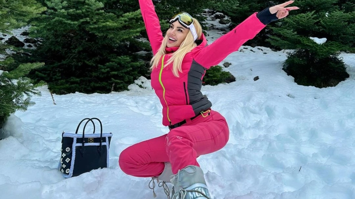 Αλεξάνδρα Παναγιώταρου: Πήγε για σκι και πόζαρε στο χιόνι με το καλλίγραμμο κορμί της (φωτο)