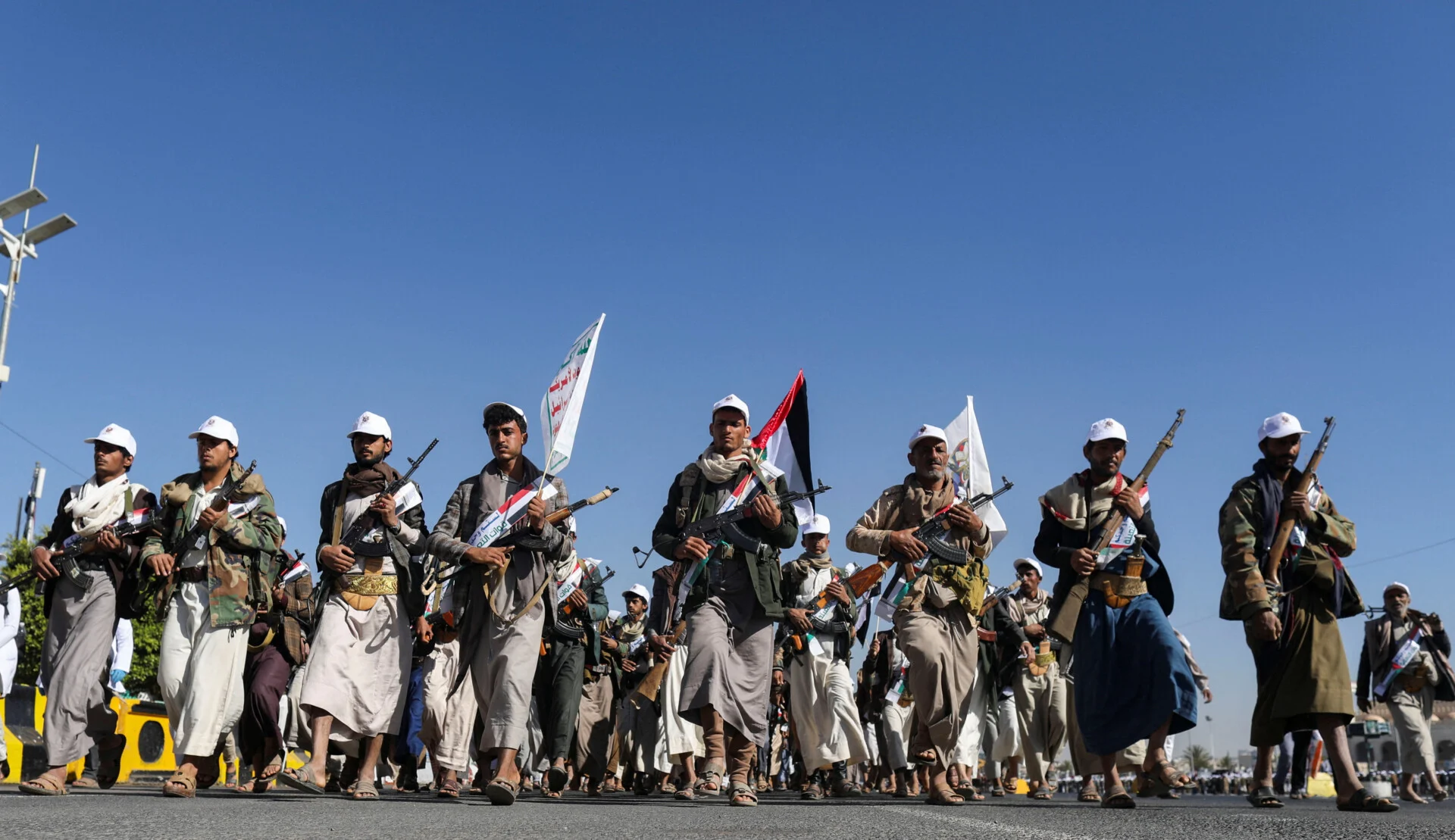 Υεμένη: Οι Χούθι έδωσαν εντολή σε Βρετανούς και Αμερικανούς να εγκαταλείψουν τη χώρα