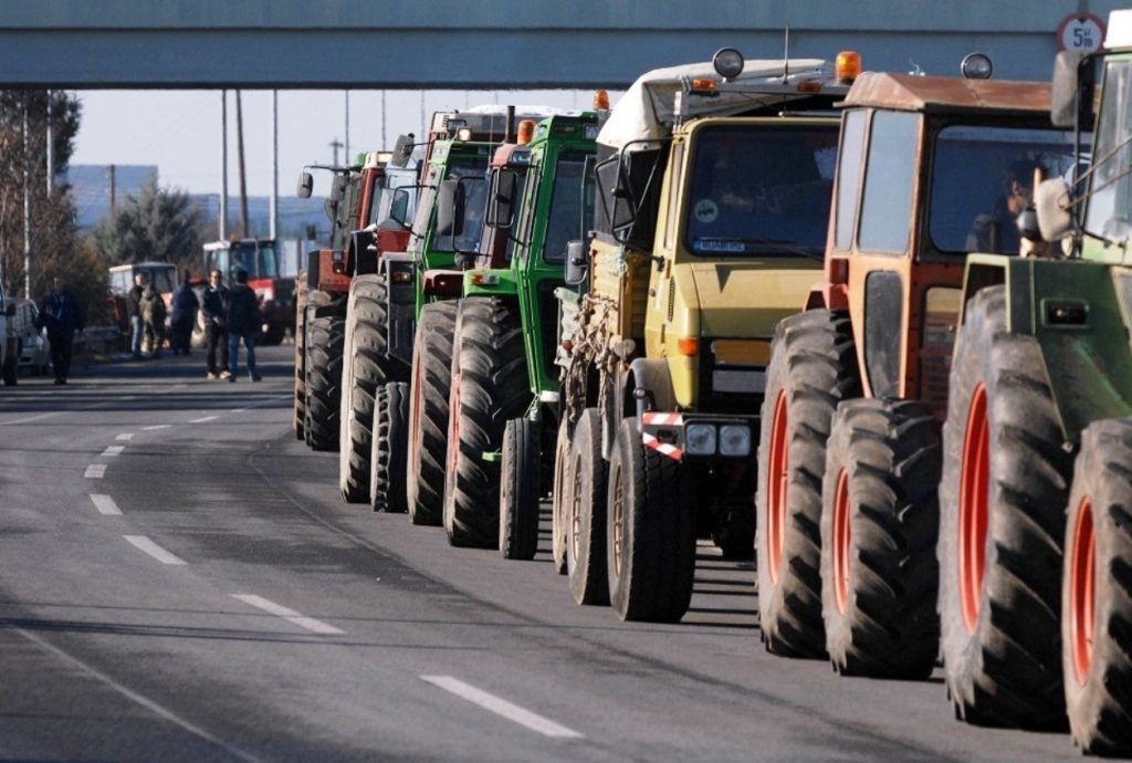 Θεσσαλία: Στους δρόμους με τα τρακτέρ βγαίνουν σήμερα οι αγρότες – Διεκδικούν «το μέλλον και την επιβίωσή τους»