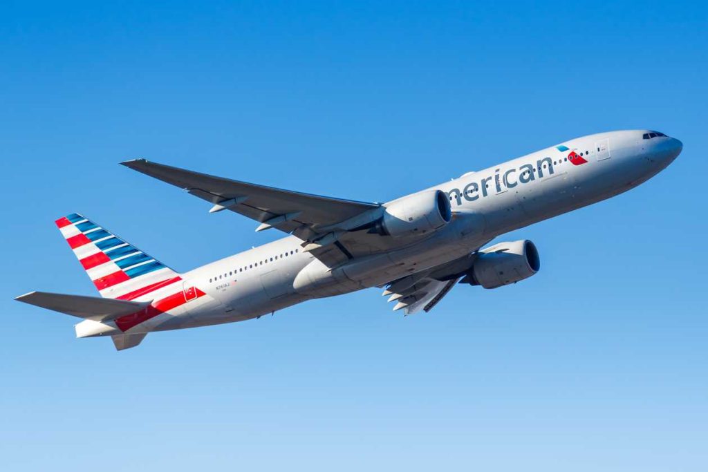 Πτήση της American Airlines εξετράπη της πορείας της λόγω πυρκαγιάς στο αεροσκάφος – «Προσγειώθηκε με ασφάλεια»