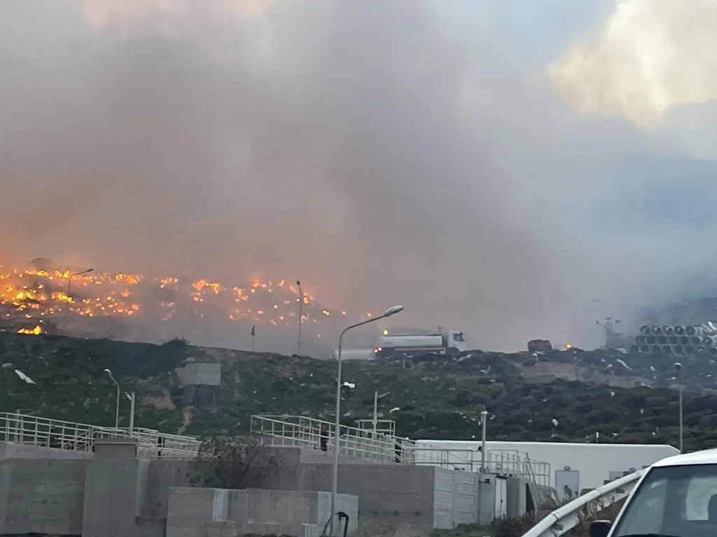 Μεγάλη φωτιά στη Νάξο – Στο σημείο έσπευσε η Πυροσβεστική 