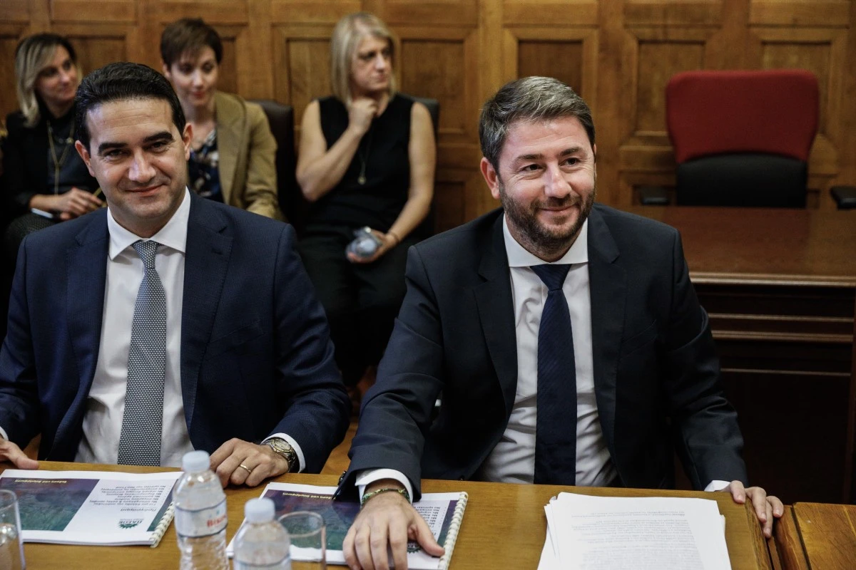 Συνεδρίαση της ΚΟ του ΠΑΣΟΚ με στόχο να καμφθούν όσοι δεν θέλουν γάμο και υιοθεσία από ΛΟΑΤΚΙ