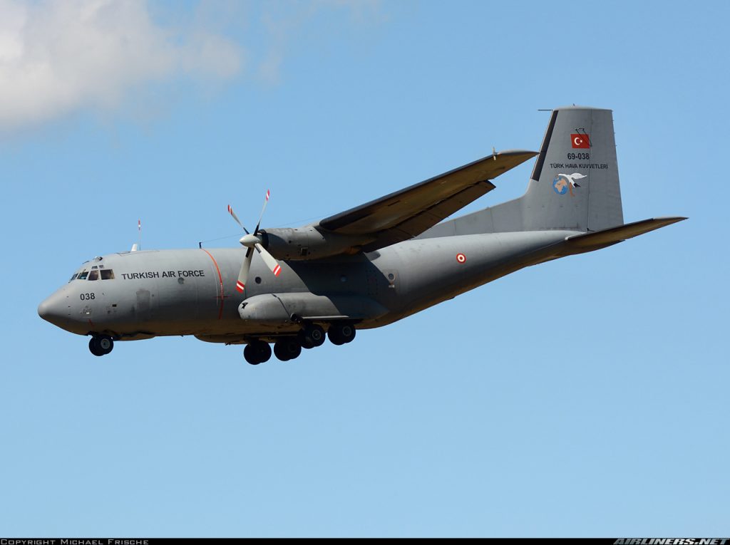 Τουρκία: Στρατιωτικό αεροσκάφος τύπου C-160 έκανε αναγκαστική προσγείωση λόγω βλάβης (βίντεο)