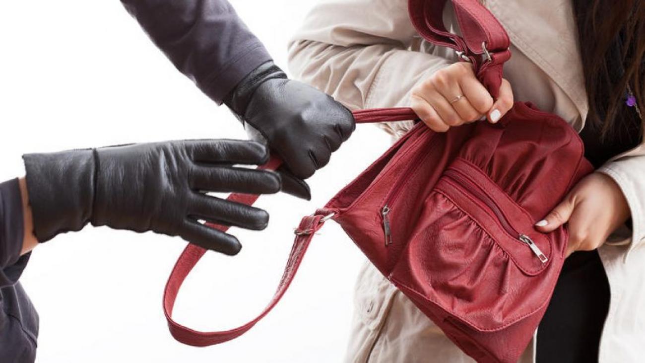 Βόλος: Συνελήφθησαν δύο ανήλικοι που επιτέθηκαν σε γυναίκα και της άρπαξαν την τσάντα