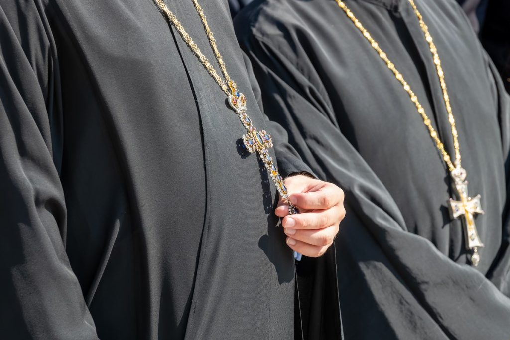 Ιερείς Εστίας Πατερικών Μελετών προς βουλευτές: «Το πολιτικό κόστος σας θα είναι πολύ μεγαλύτερο από όσο υπολογίζετε»