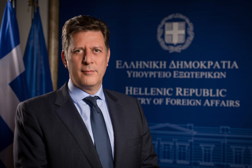 Πιέσεις από το Μαξίμου στον Μ.Βαρβιτσιώτη να διαψεύσει ότι διαφωνεί με το ν/σ για τον «γάμο» και την τεκνοθεσία παιδιών από ΛΟΑΤΚΙ