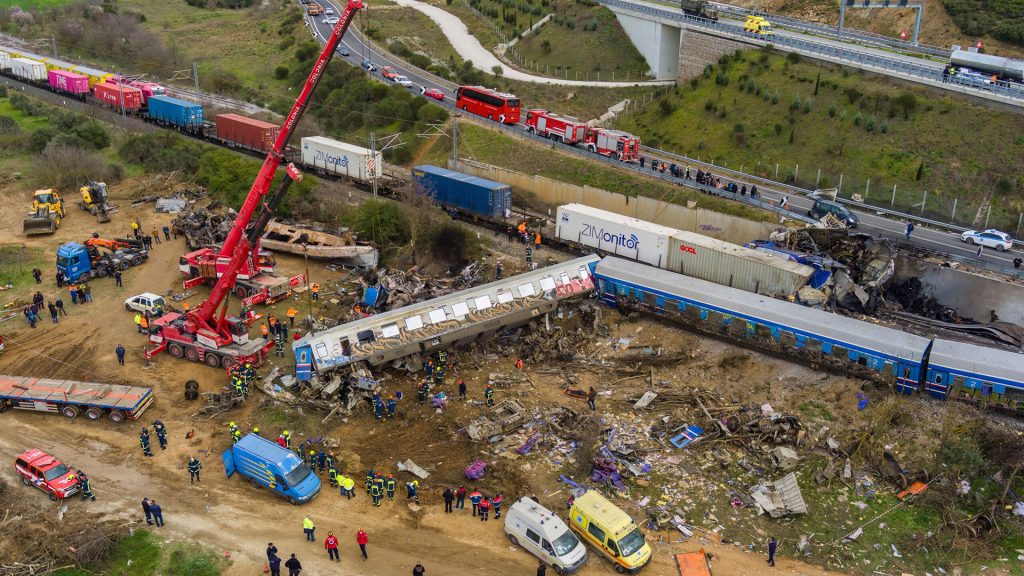 Εξεταστική-Τέμπη: Το δυστύχημα οφείλεται σε λάθος του σταθμάρχη υποστηρίζει η Hellenic Train