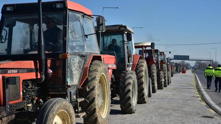 Κλιμακώνονται οι κινητοποιήσεις των αγροτών – «Εισβάλουν» στην Λάρισα τα τρακτέρ την Κυριακή από έξι εισόδους
