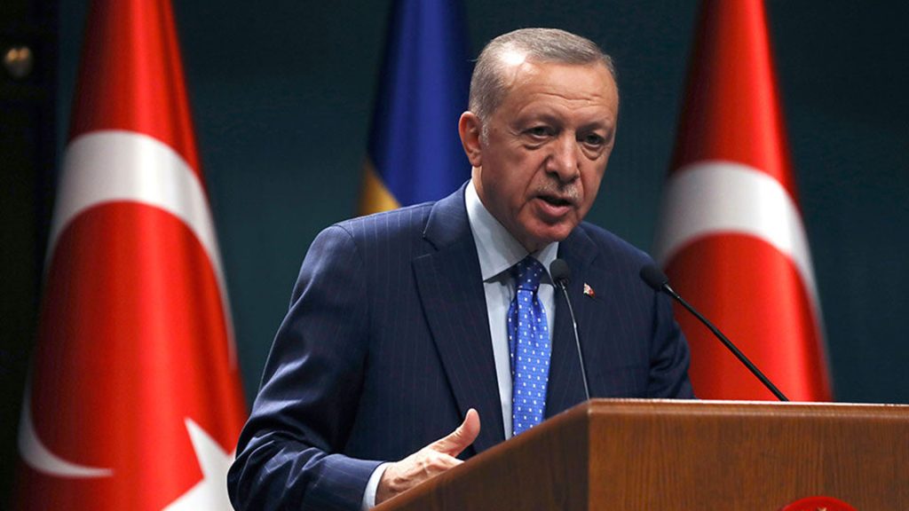 Ρ.Τ.Ερντογάν: «Ο αγώνας μας δεν τελείωσε ρίχνοντας τον εχθρό στη θάλασσα στη Σμύρνη»