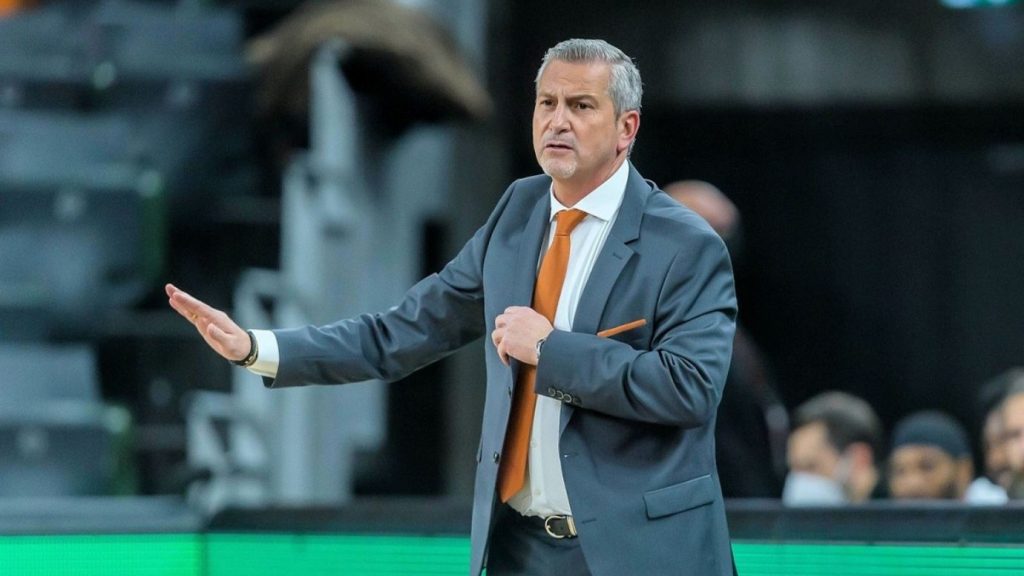 Τόκο Σενγκέλια για Ηλία Ζούρο: «Η ΑΕΚ πήρε ένα σπουδαίο προπονητή»