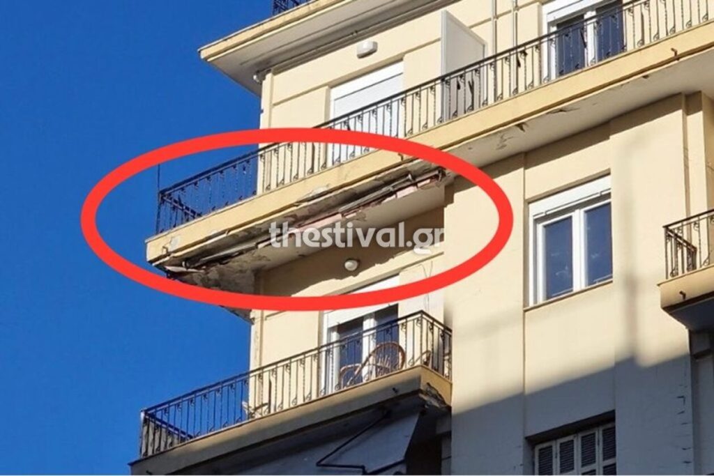 Θεσσαλονίκη: Πεζός άνδρας τραυματίστηκε από πτώση σοβάδων πολυκατοικίας (φώτο)