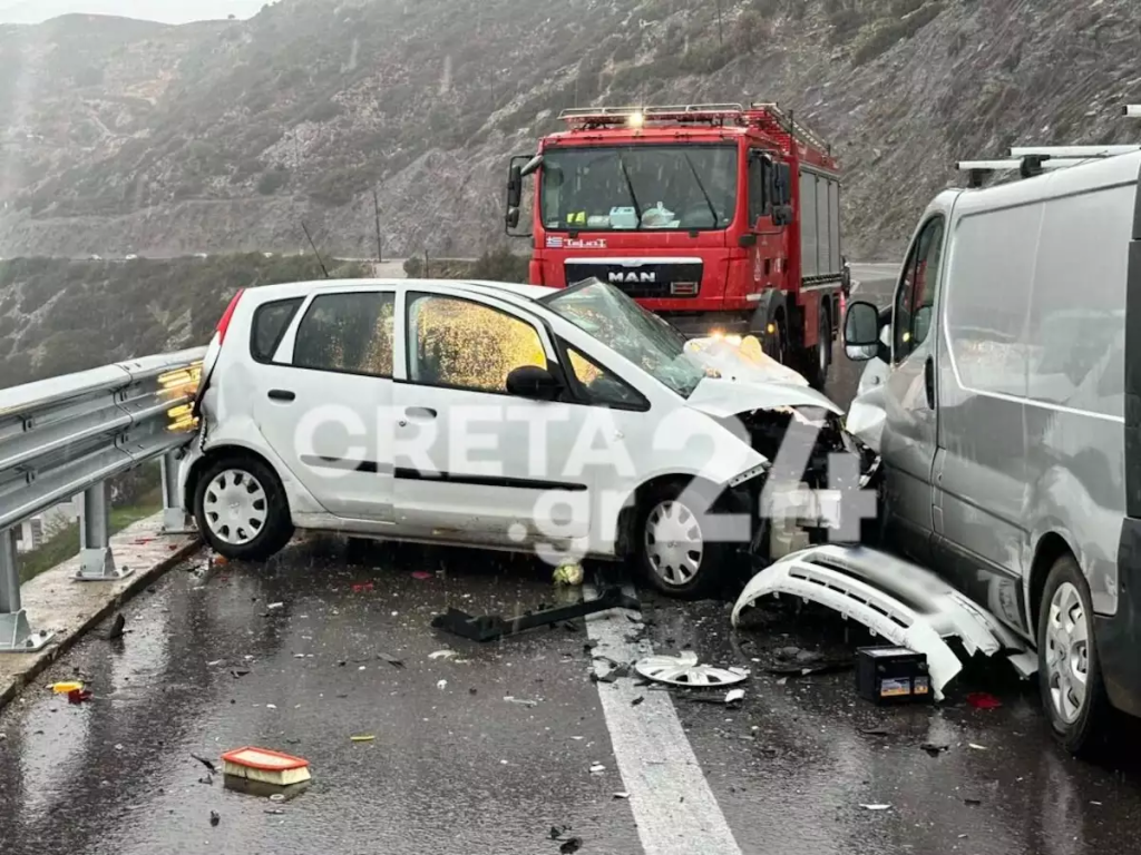 Ηράκλειο: Τροχαίο ατύχημα στο Παλαιόκαστρο – Τραυματίστηκε σοβαρά 2χρονο αγοράκι (φώτο)