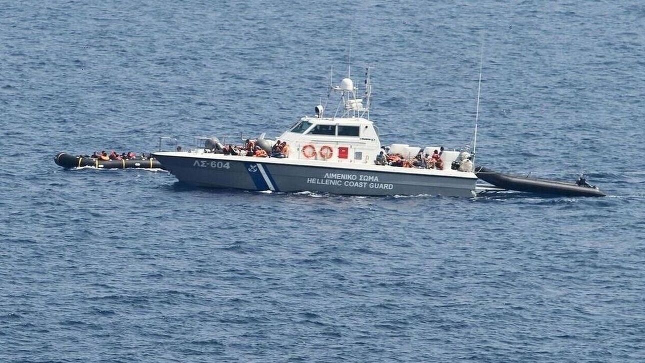 Καταδίωξη σκάφους με παράνομους αλλοδαπούς ανοιχτά της Σύμης – Επιχείρησε να εμβολίσει το περιπολικό του Λιμενικού
